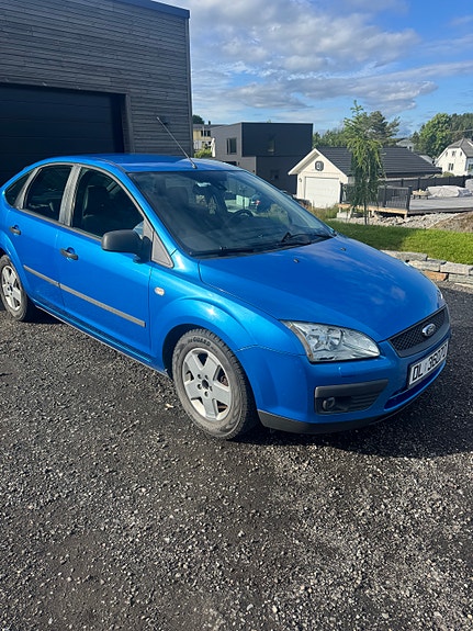 Ford Focus 2 of 5