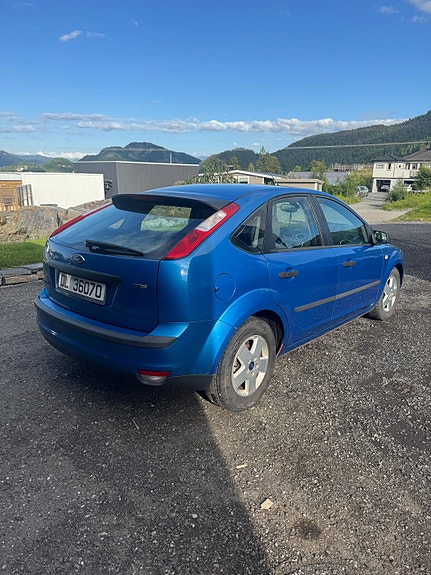 Ford Focus 3 of 5