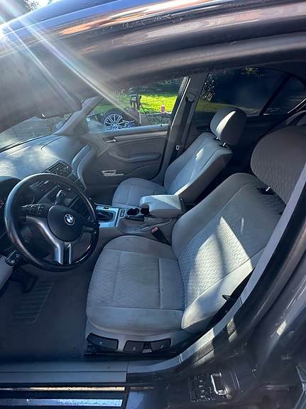 BMW 320i 13 of 15