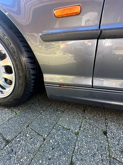 BMW 320i 9 of 15