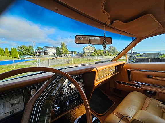 Lincoln Continental 20 of 26