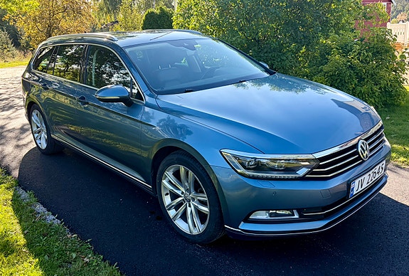 Volkswagen Passat 12 of 23