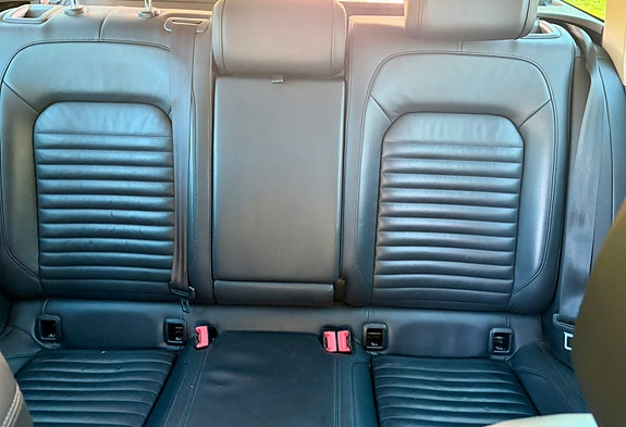 Volkswagen Passat 19 of 23