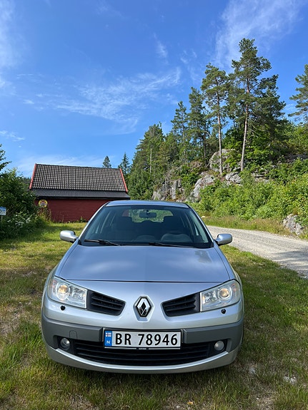Renault Megane II 3 of 5