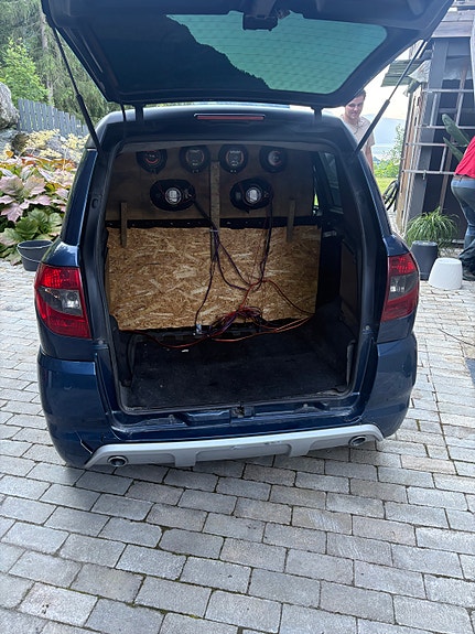 Aixam S8 Crossover 4 of 5