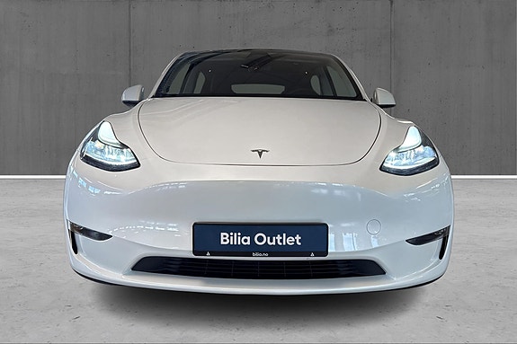 Tesla Model Y 2 of 5