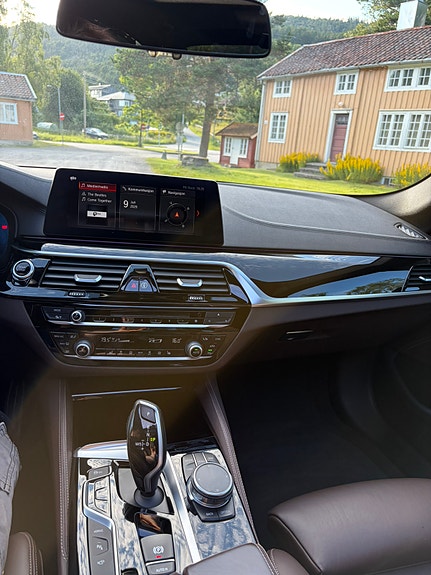BMW 530e 25 of 30