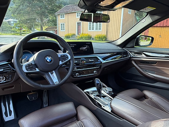 BMW 530e 3 of 30