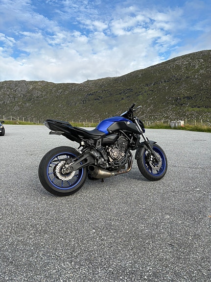 Yamaha MT-07 2 of 5