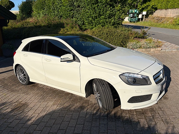 Mercedes-Benz A180 2 of 5