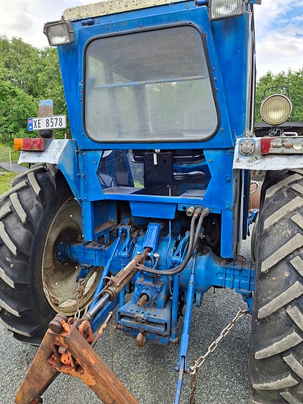 Ford 4000 2 of 4