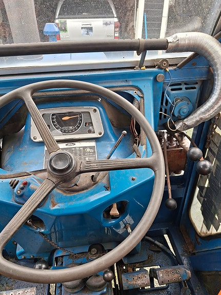 Ford 4000 3 of 4