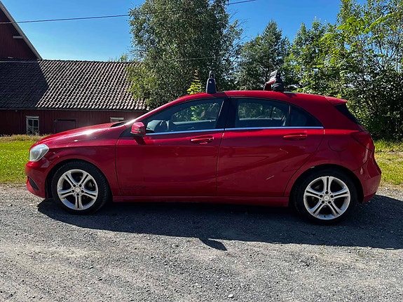 Mercedes-Benz A180 3 of 5