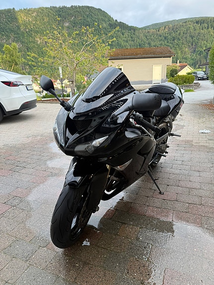 Kawasaki Ninja ZX-10R 5 of 24