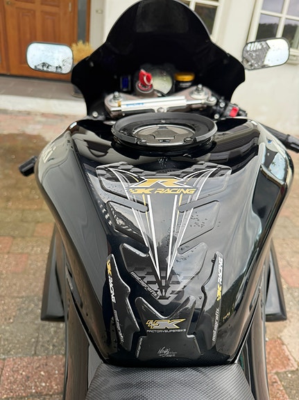 Kawasaki Ninja ZX-10R 11 of 24