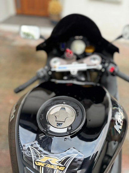 Kawasaki Ninja ZX-10R 21 of 24
