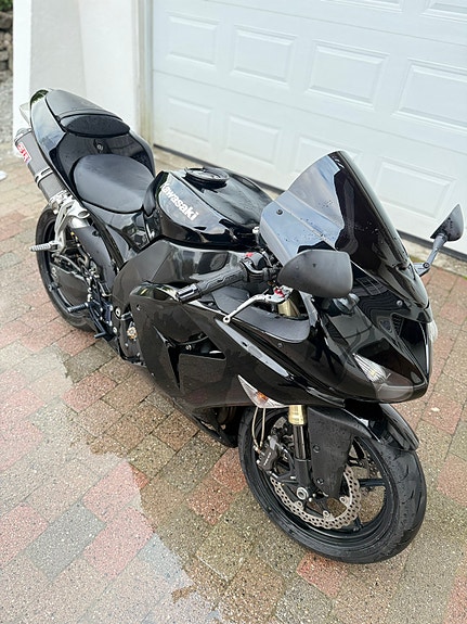 Kawasaki Ninja ZX-10R 20 of 24