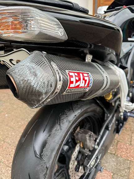 Kawasaki Ninja ZX-10R 9 of 24