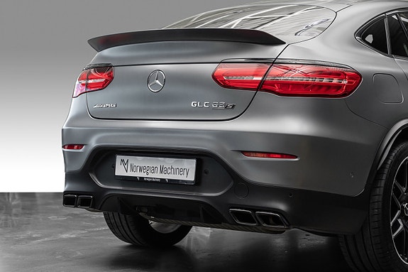Mercedes-Benz GLC63 6 of 30