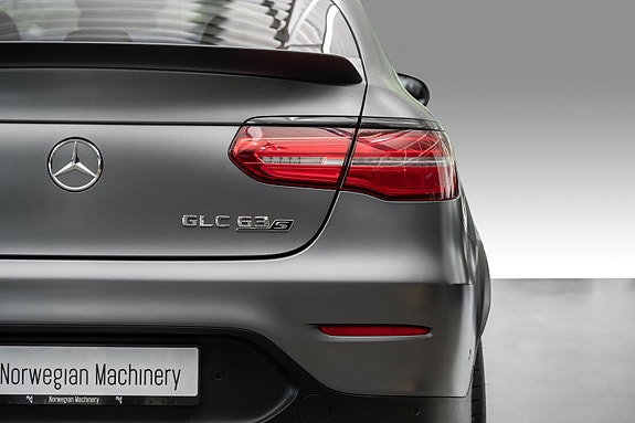 Mercedes-Benz GLC63 8 of 30