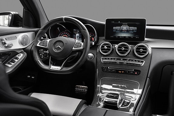 Mercedes-Benz GLC63 17 of 30