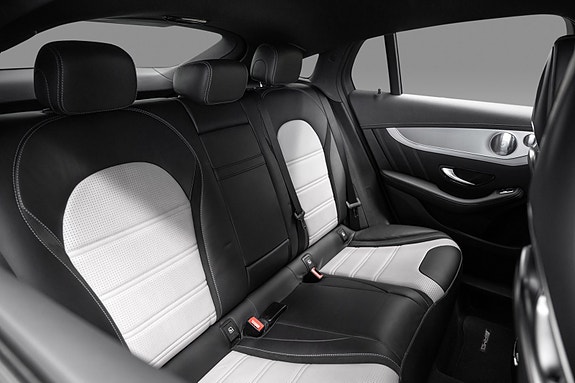 Mercedes-Benz GLC63 24 of 30