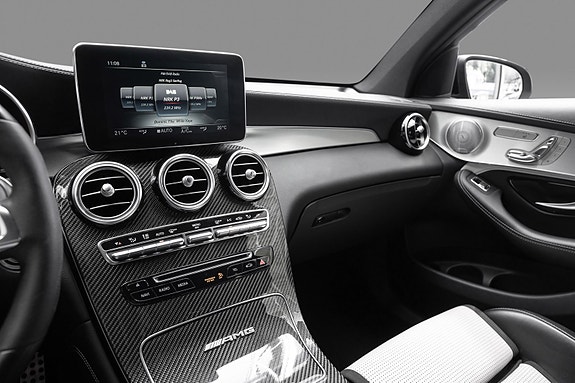 Mercedes-Benz GLC63 11 of 30