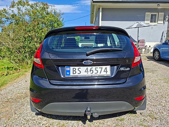 Ford Fiesta 4 of 5