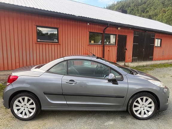 Peugeot 207 CC 18 of 20