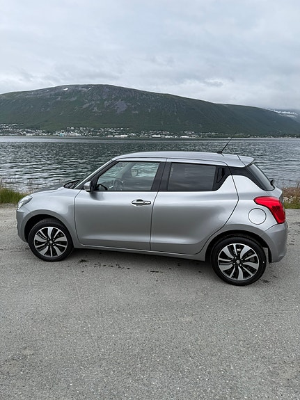 Suzuki Swift 3 of 5