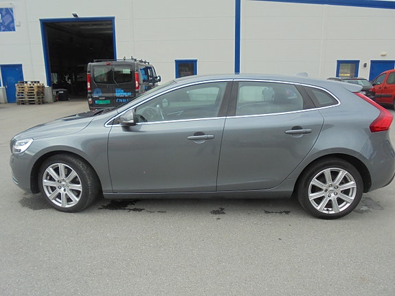 Volvo V40 5 of 5