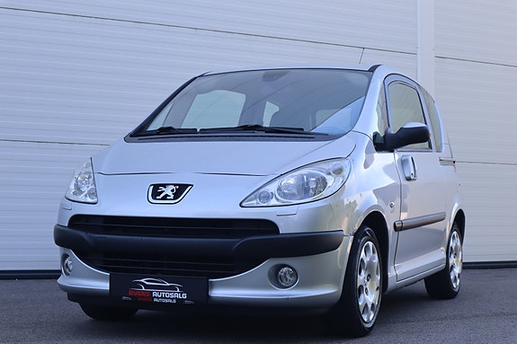 Peugeot 1007 2 of 5