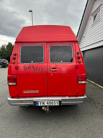 Chevrolet Van 4 of 5