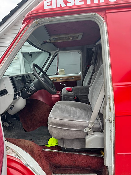 Chevrolet Van 2 of 5