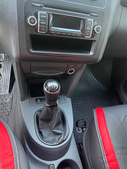 Volkswagen Caddy 7 of 9
