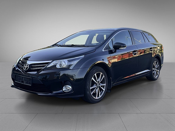 Toyota Avensis 3 of 5