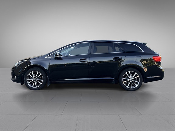 Toyota Avensis 4 of 5