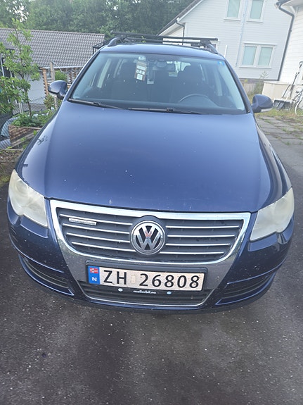 Volkswagen Passat 2 of 5