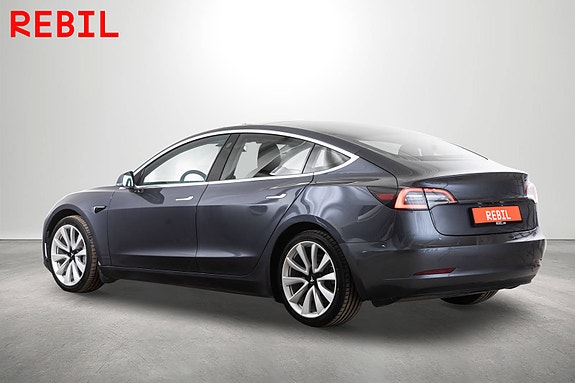 Tesla Model 3 5 of 5