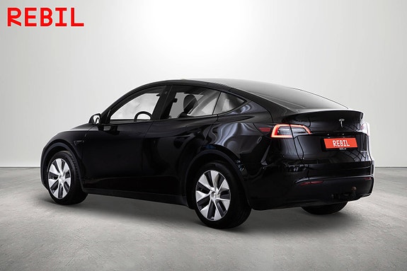 Tesla Model Y 5 of 5