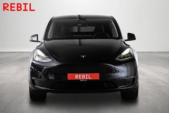 Tesla Model Y 3 of 5