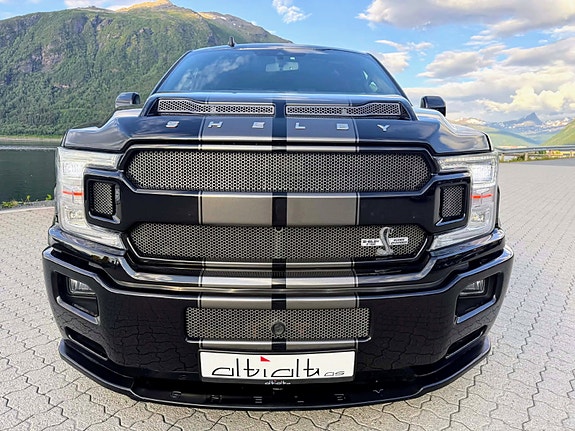 Ford F-150 2 of 5