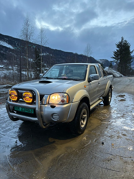 Nissan King Cab 3 of 5