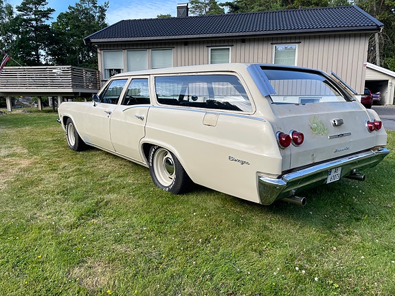 Chevrolet Biscayne 3 of 5
