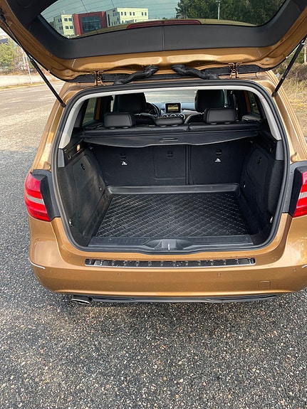 Mercedes-Benz B180 6 of 25