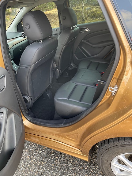 Mercedes-Benz B180 9 of 25