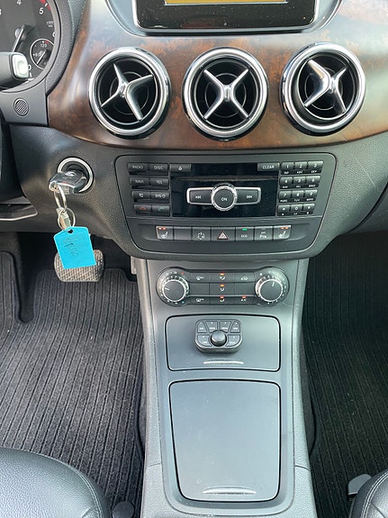 Mercedes-Benz B180 13 of 25