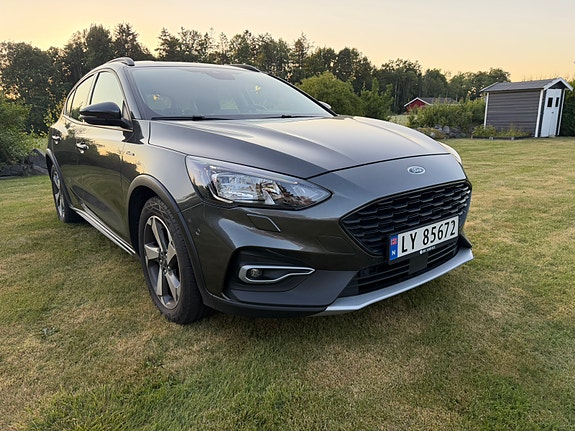 Ford Focus 2 of 5