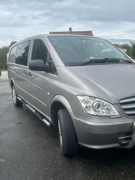 Mercedes-Benz Viano 3 of 5
