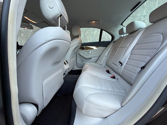 Mercedes-Benz C220 d 24 of 30